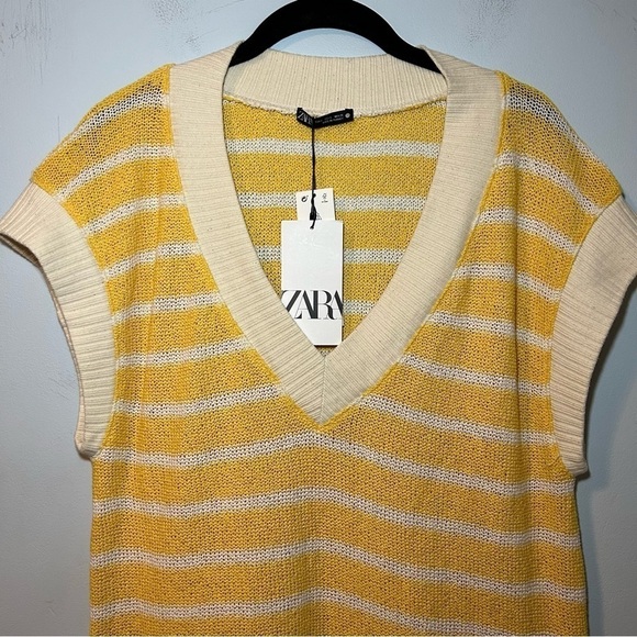 NWT Zara Yellow & White Striped Knit Oversized Short Sleeve Sweater Size Small - Picture 3 of 10